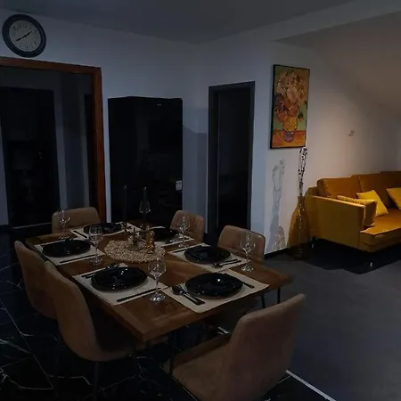Apartman Apartman *m* *