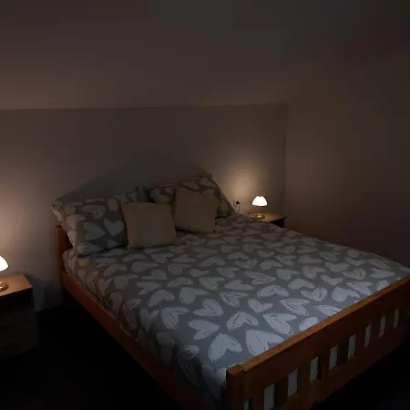 Apartman Apartman *m*