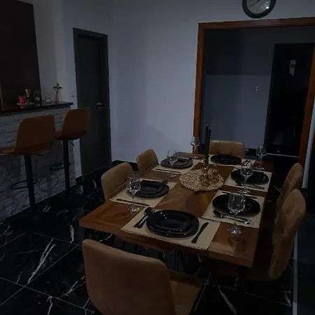 Apartman *m* Apartman