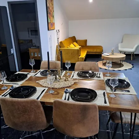 Apartman *m* *
