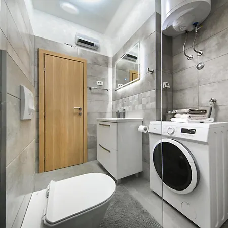 M Apartman *